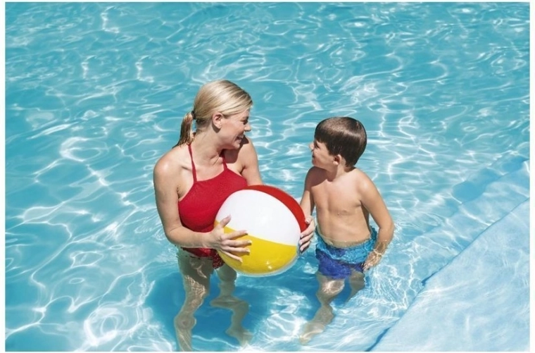 Pramogos baseine ir paplūdimyje