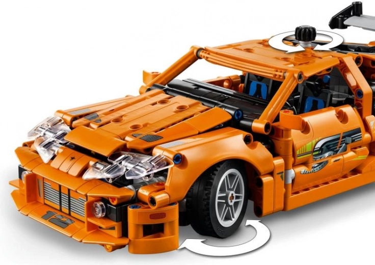 Realistiškas šešių cilindrų variklis ir veikiantis vairavimas