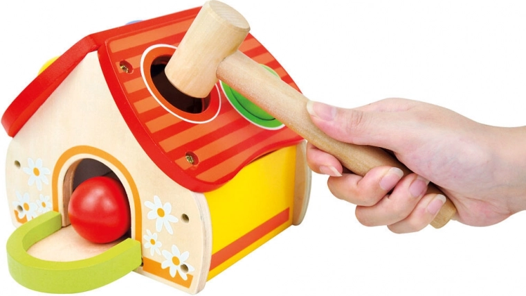 Tvirtas medinis atlikimas