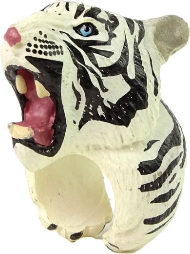 Realistiškas baltojo tigro dizainas