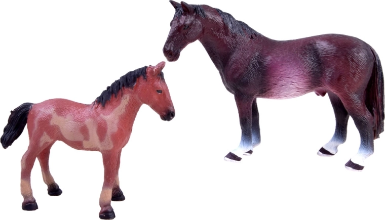 Realistic horse figures for an authentic experience