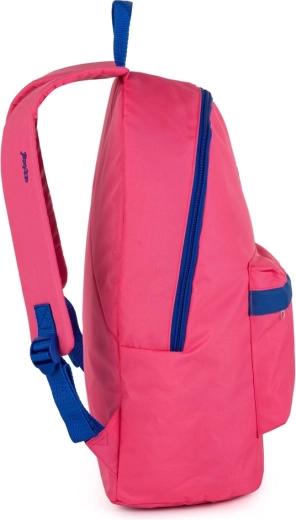 Comfortable carry thanks to adjustable straps