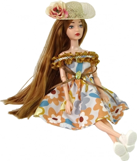 Elegant autumn outfit with floral hat