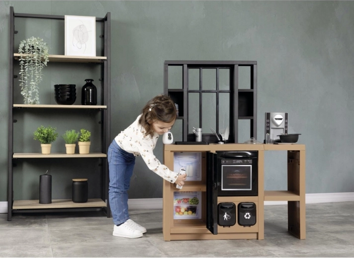 Modernus industrinis dizainas ir išmanios laikymo vietos
