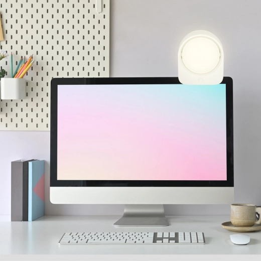 Trijų šviesos spalvų pasirinkimas ir sklandus pritemdymas