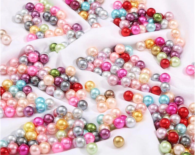 Elegantiški, smulkūs karoliukai