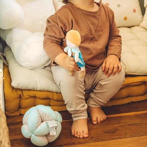 Lengvutė lėlė mažai rankytei