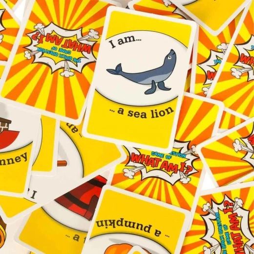 Spalvingos kortelės kupinos užuominų