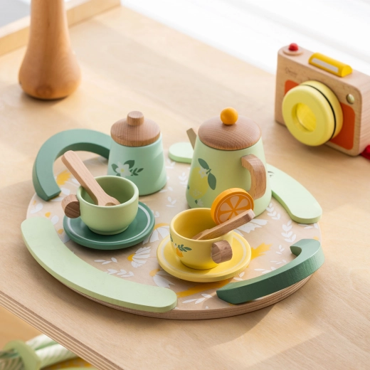 Žavus dizainas su vaisių ir gėlių motyvais