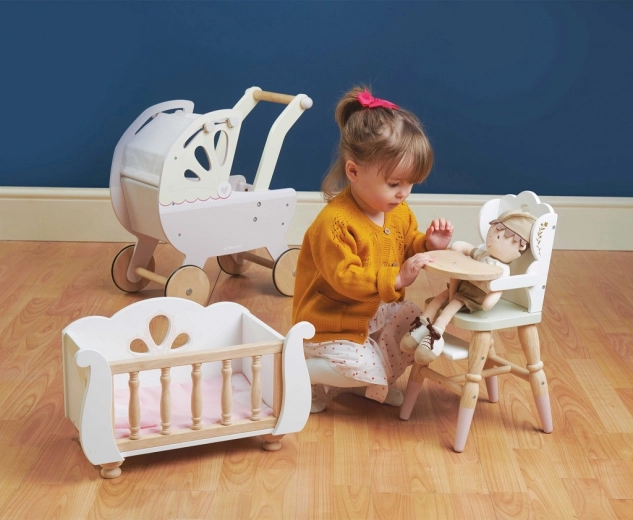 Supports role play