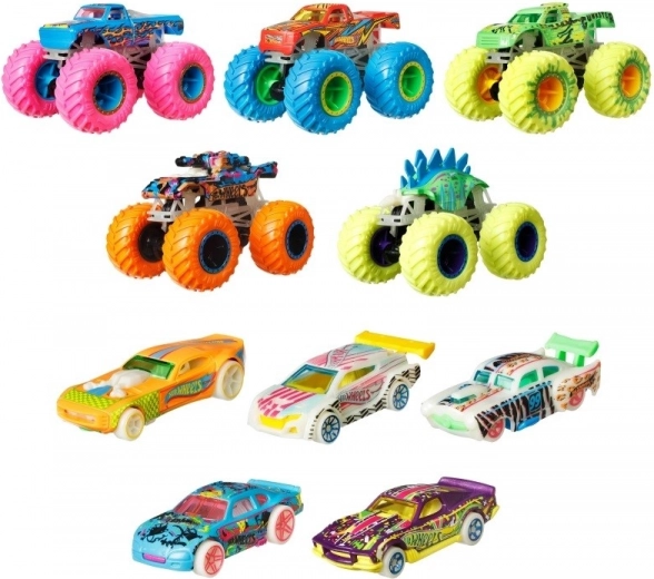 10 transporto priemonių: 5 monster sunkvežimiai ir 5 automobiliukai