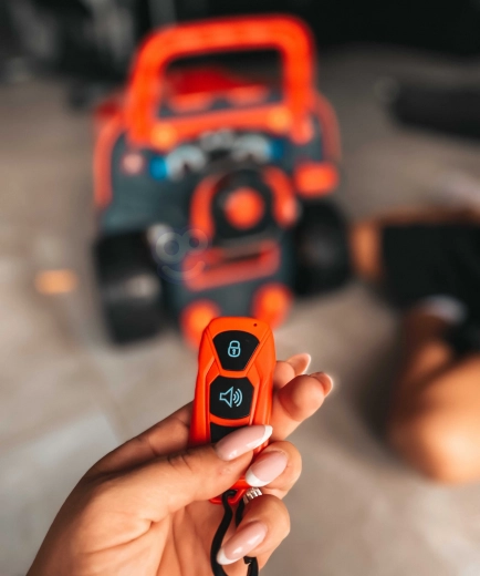 Šviesos ir garsai su nuotolinio valdymo pultu