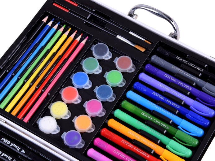 Universalios dailės priemonės