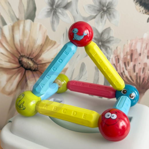 Saugios, didelės ir lengvai sugriebiamos detalės