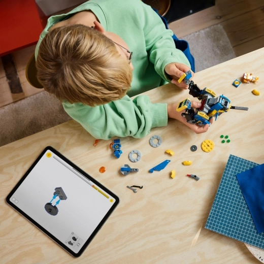 Konstruktorius su robotu