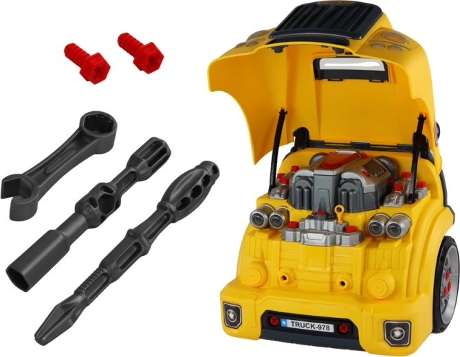 Išardomas variklis ir ratai