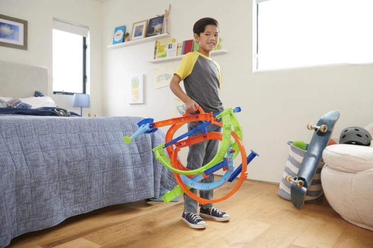 Includes Hot Wheels Model
