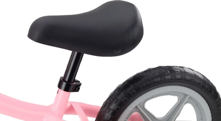 Grows with your child: adjustable saddle and handlebars