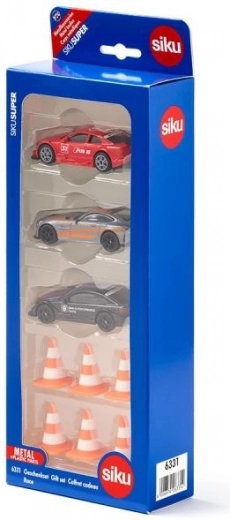 Trys ikoniški lenktyniniai automobiliai vienoje pakuotėje