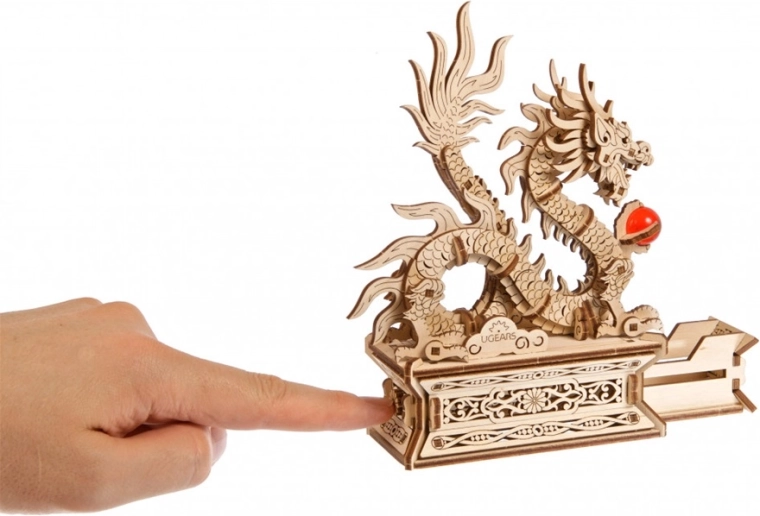 Judantis modelis su sumania mechanika