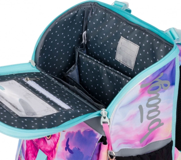 Praktiškos kišenės ir atšvaitiniai elementai